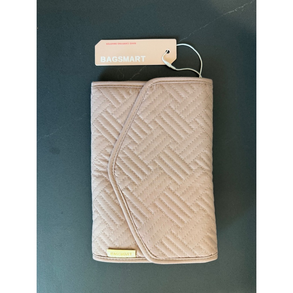 BAGSMART Quilted Travel Jewelry Organizer Case Soft Pink Magnetic Closure NWT